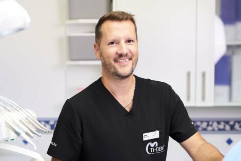 Dr. Farkas Dávid